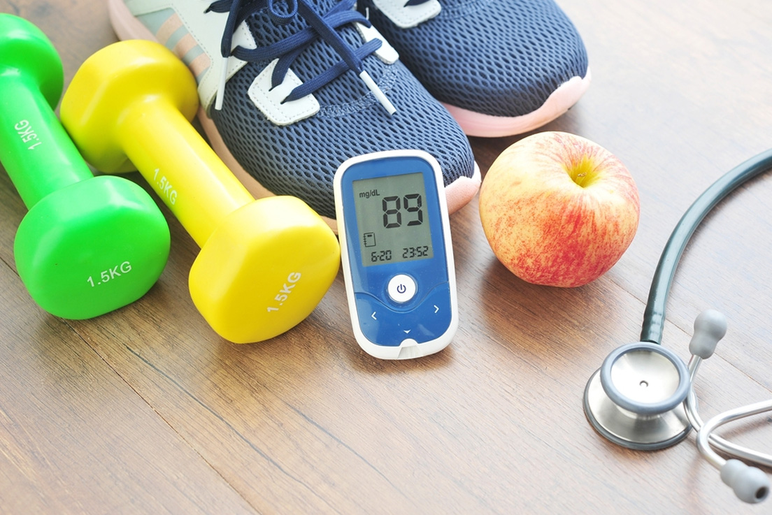 Read more about the article Navigating Diabetes: Tips for Blood Sugar Control, Healthy Eating, and Exercise